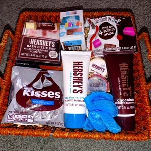 Hershey's Brand Bath and Beauty gift set